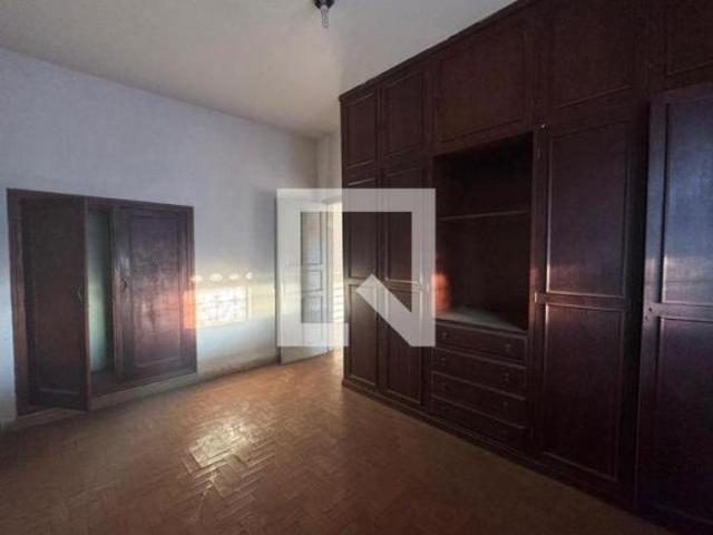 Casa à Venda Aparecida, 3 Quartos, 210 m² Belo Horizonte