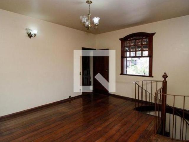 Casa à Venda Aparecida, 5 Quartos, 360 m² Belo Horizonte