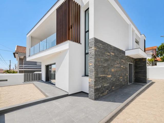 Casa à venda, Avenida 1º de Dezembro São Domingos de Rana, Portugal