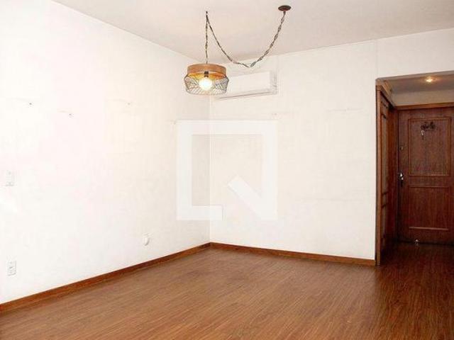Casa à Venda Azenha, 3 Quartos, 100 m² Porto Alegre