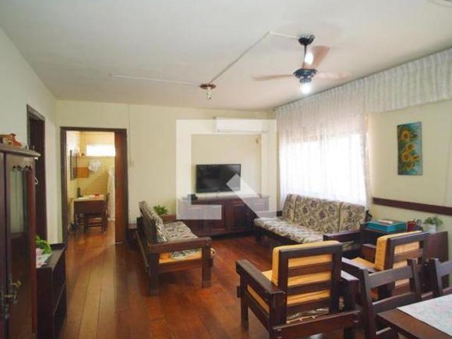 Casa à Venda Bom Jesus, 3 Quartos, 600 m² Porto Alegre