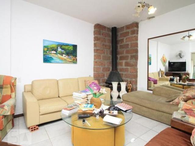 Casa à Venda Bom Jesus, 6 Quartos, 250 m² Porto Alegre