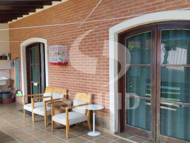 CASA A VENDA BAIRRO DE INTERLAGOS 500 M² TERRENO 375M² ÁREA ÚTIL 4 SUÍTES 4 VAGA