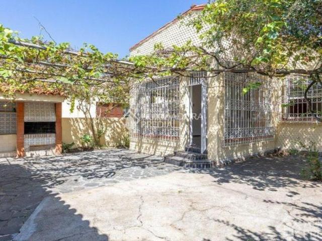 Casa à venda bairro Petrópolis, residencial ou comercial, 220 m2 úteis, 4 dormitórios um suíte