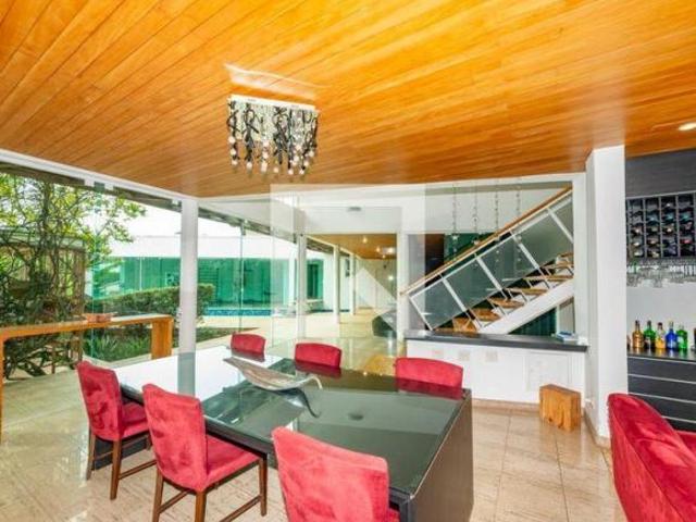 Casa à Venda Belvedere, 4 Quartos, 700 m² Belo Horizonte