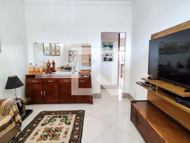 Casa à Venda Glória, 3 Quartos, 720 m2