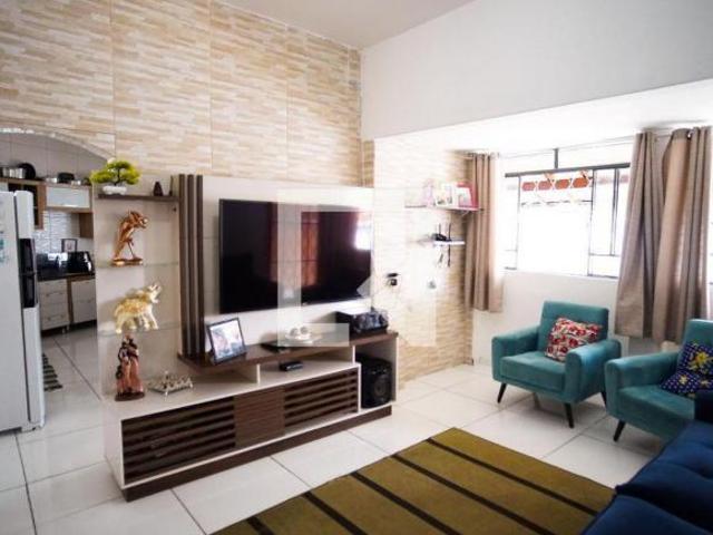 Casa à Venda Glória, 3 Quartos, 160 m2