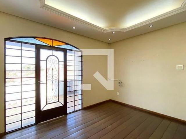 Casa à Venda Guarani, 3 Quartos, 545 m² Belo Horizonte