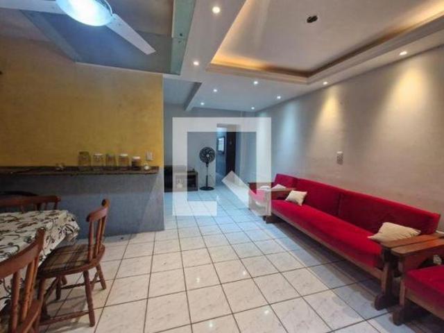 Casa à Venda Guarujá, 4 Quartos, 137 m² Porto Alegre