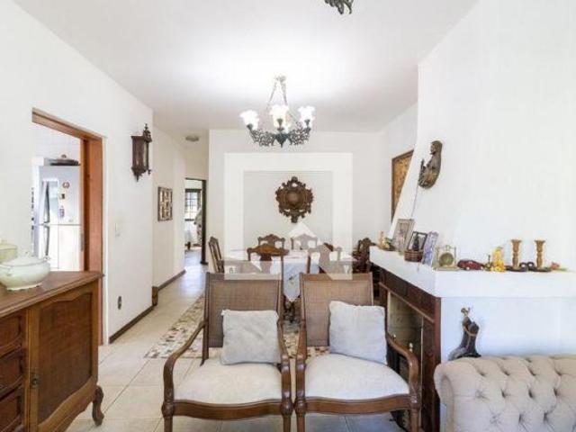 Casa à Venda Guarujá, 2 Quartos, 140 m² Porto Alegre