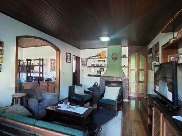 Casa a venda de 3 dormitórios no centro, Nova Prata RS
