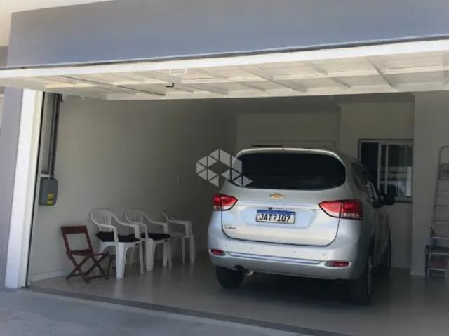 Casa à venda de 3 quartos à venda no bairro Juscelino Kubitschek, Santa Maria, RS
