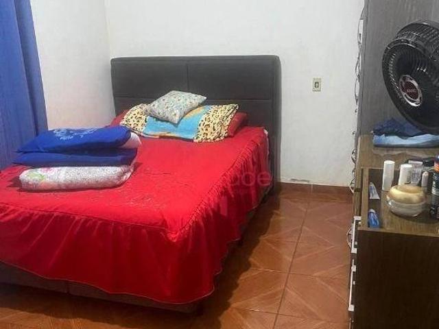 Casa à Venda de 03 Quartos no Bairro Jardim do Alto em Ribeirão Preto com Cozinha Completa em Armári