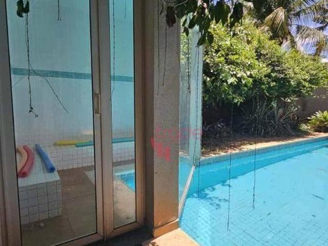 Casa à Venda de 04 Quartos sendo todos Suítes no Bairro Royal Park em Ribeirão Preto com Piscina