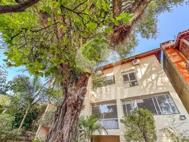 Casa a venda de 318,00m² útil, com 5 quartos e 3 vagas em Pacaembu!