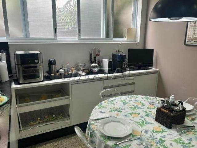 Casa à venda de 350m², condomínio fechado,4 dormitórios, 3 suítes e 3 vagas de garagem, cono Jardi