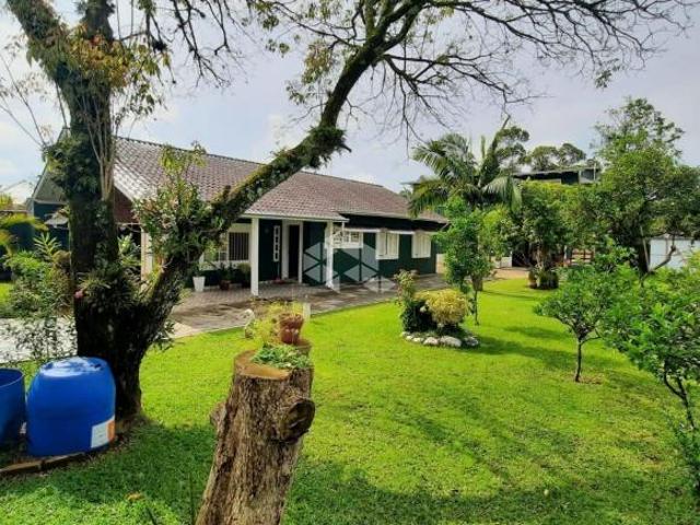 Casa a venda de 5 dormitórios no bairro Berto Círio em Nova Santa Rita