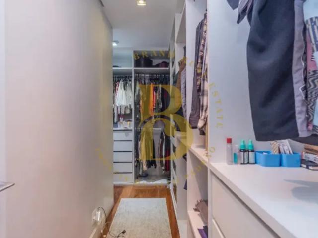 Casa á venda de 600m², com 5 suítes e 04 vagas no Pacaembu