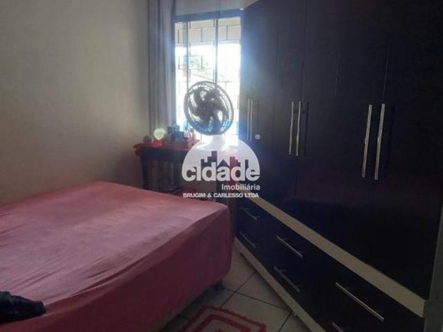 CASA À VENDA – DUAS RESIDÊNCIAS NO MESMO TERRENO