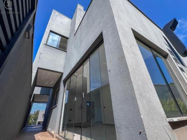 Casa à venda e para alugar em Londrina, Conjunto Habitacional Alexandre Urbanas, com 3 quartos