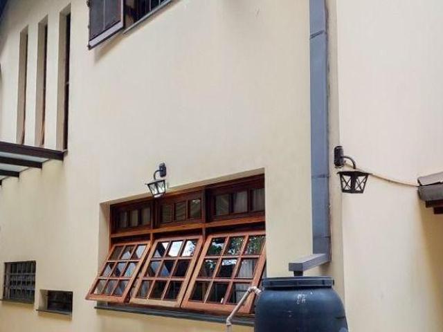 Casa à venda em Cotia, Jardim Semiramis, com 3 quartos, com 209 m²