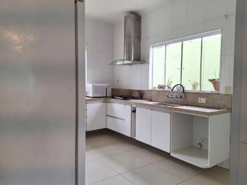 Casa a venda em Cotia São Paulo Km 21 com 3 suítes 5 vagas Gramado, 300 m² de terreno à venda