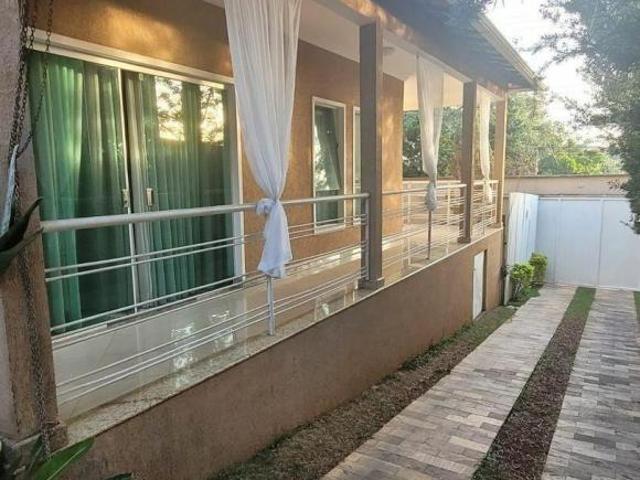 Casa à venda em Colonial