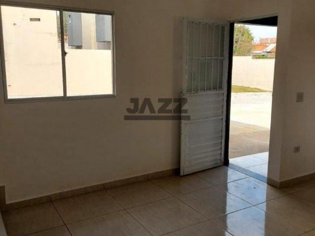 Casa à Venda em Condomínio 75m², 2 Dormitórios e 2 Vagas de Garagem