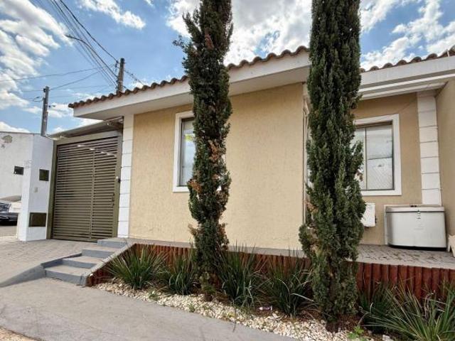 CASA A VENDA EM CONDOMÍNIO, 3 QUARTOS, CHURRASQUEIRA, PRÓXIMO AO SETOR CAMPINAS