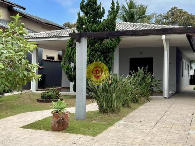 Casa à Venda em Condomínio a 850 Metros da Praia – Perfeita para Conforto e Laze
