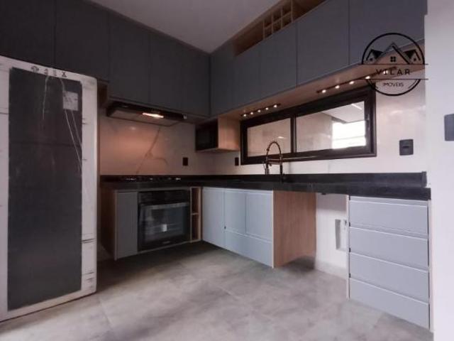 Casa à Venda em Condomínio de Luxo em Indaiatuba SP: 3 Quartos, 3 Suítes, 2 Salas, 3 Vagas, 135m²!