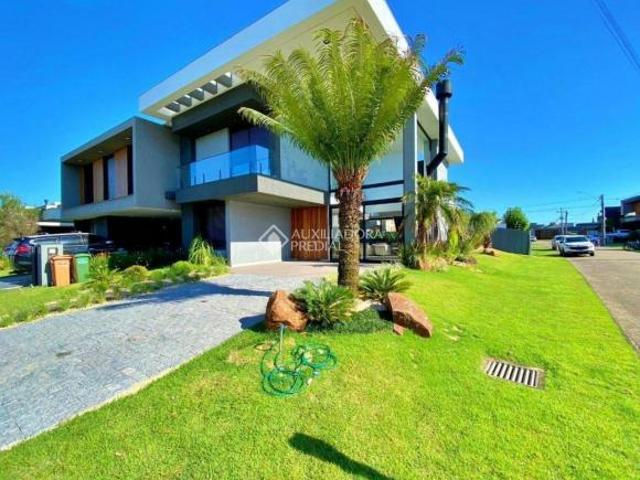 Casa à Venda em Condomínio Fechado no Exclusivo Bairro Blue, Xangri Lá