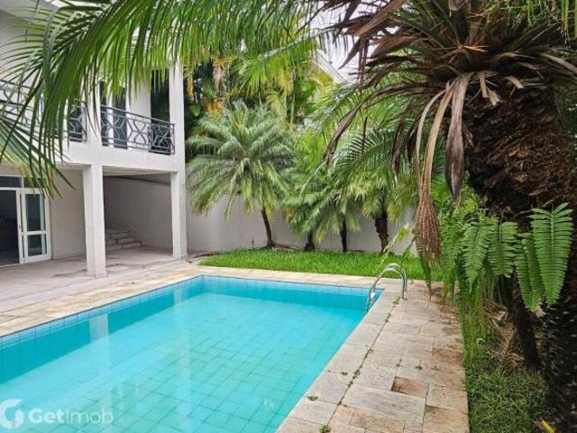 Casa à venda em condomínio fechado no Residencial 18 do Forte