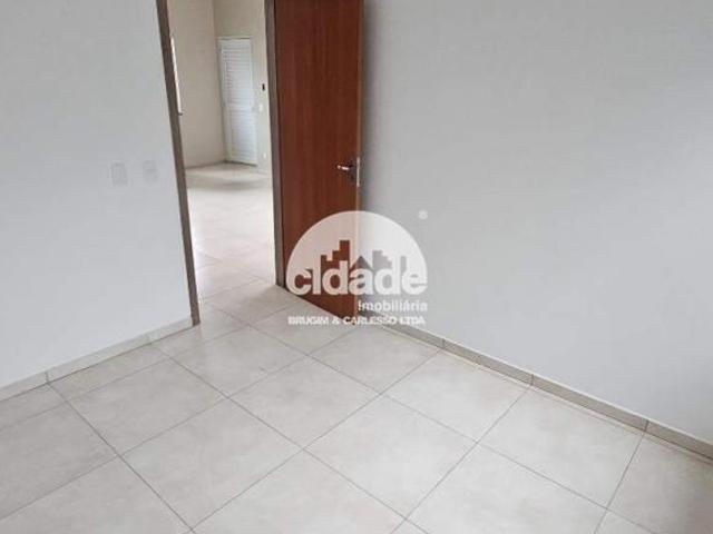Casa à Venda em Condomínio Fechado