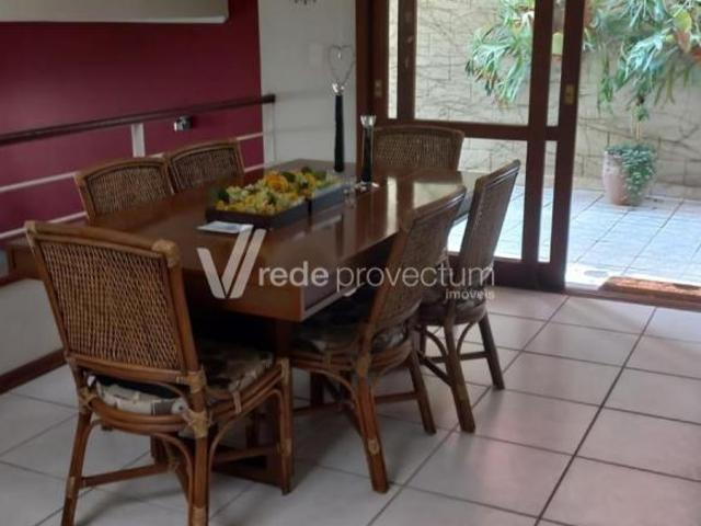 Casa a Venda em Condominio Parque da Hípica Campinas/SP