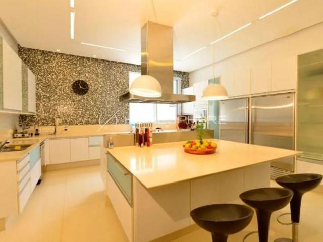 Casa à venda em condomínio Quinta da Baroneza, 6 quartos, sendo 6 suítes, Projetada por João Armenta