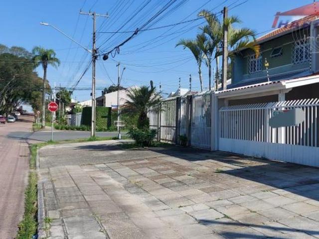 Casa à Venda em Cajuru, Curitiba: 3 quartos sendo 1 suite e 2 Vagas