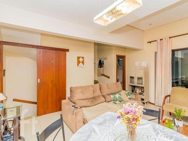 Casa à venda em Camaquã com 194 m², 4 quartos, 2 suítes, 2 vagas