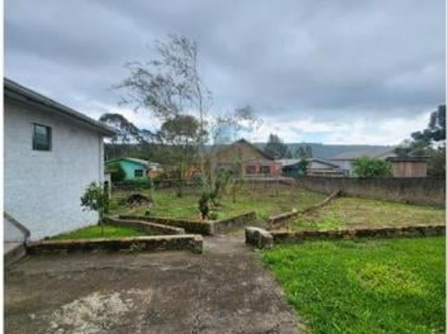 Casa à Venda em Cambará com amplo terreno