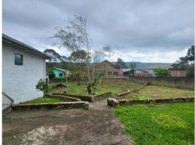 Casa à Venda em Cambará com amplo terreno