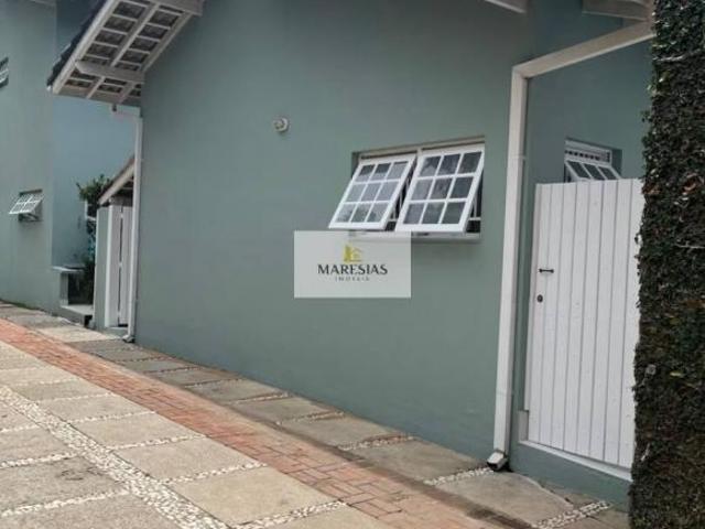 Casa à venda em Camburi