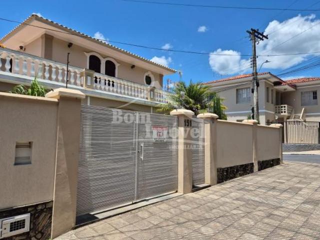 Casa à venda em Campo Belo, no bairro Centro