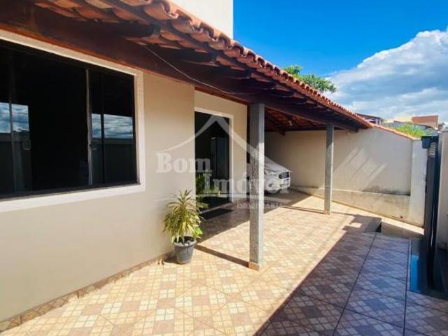 Casa à venda em Campo Belo, no bairro Jardim Aeroporto