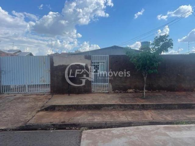 Casa à venda em Campo Grande MS: 3 quartos, 3 salas, 1 banheiro, 5 vagas de garagem, 144m² no Jardim