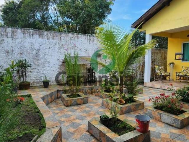 Casa à venda em Cananéia SP Vila São João Batista com 2 quartos sendo 1 suíte + 1 suíte nos fund