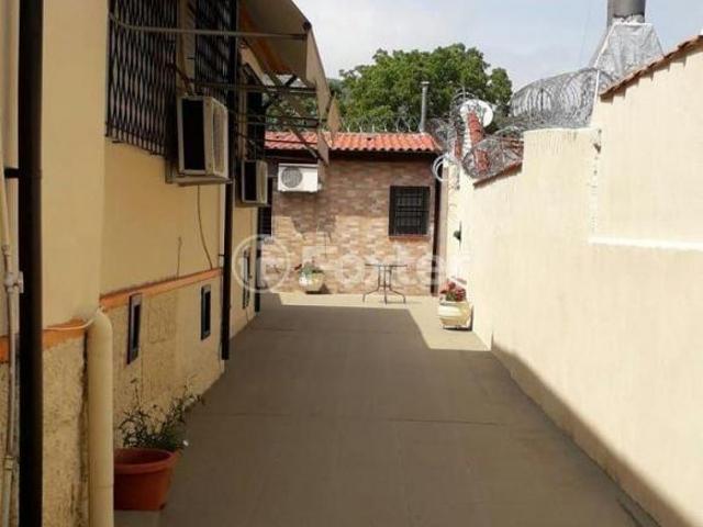 Casa à venda em Cascata com 185 m², 3 quartos, 4 vagas