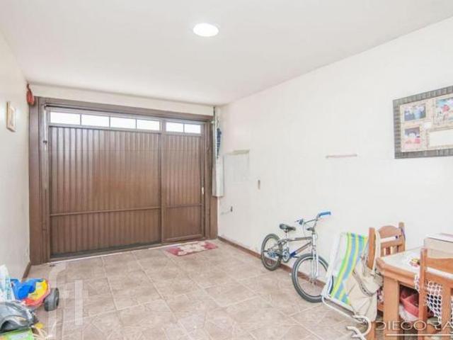 Casa à venda em Cascata com 200 m², 6 quartos, 3 vagas