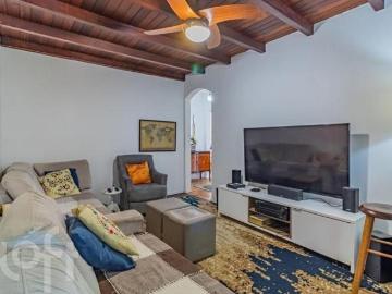 Casa à venda em Chácara das Pedras com 130 m², 3 quartos, 1 suíte, 2 vagas