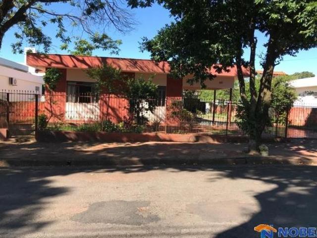 Casa à venda em Cianorte PR, na Zona 02 Próx. Colégio Cec 3 quartos, 1 sala, 2 banheiros, 6 vaga