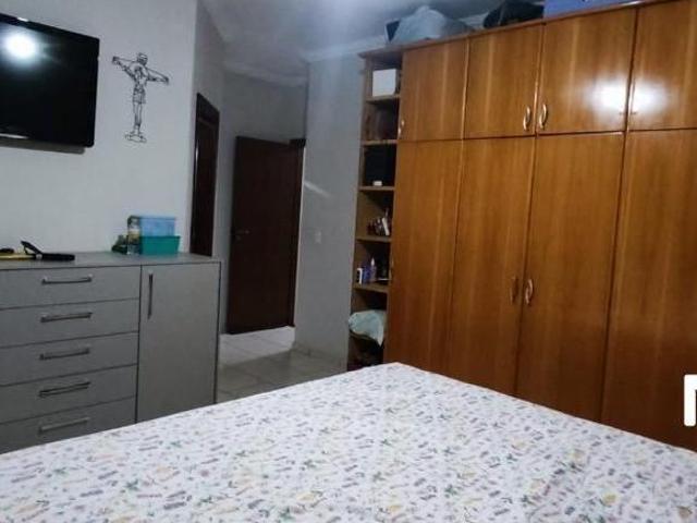 Casa à Venda em Cianorte PR Residencial Atlântico IV 5 quartos, 1 suíte, 3 salas, 4 banheiros, 2 v